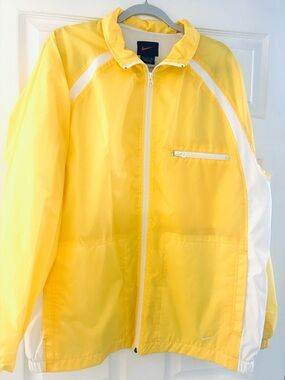 NIKE MENS YELLOW & WHITE WINDBREAKER